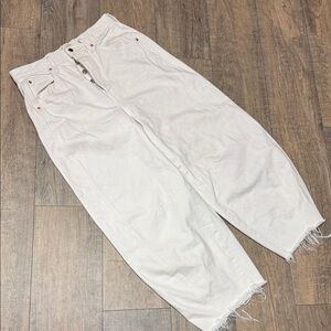 Universal Thread Cream White High-Rise Denim Barrel Jeans
